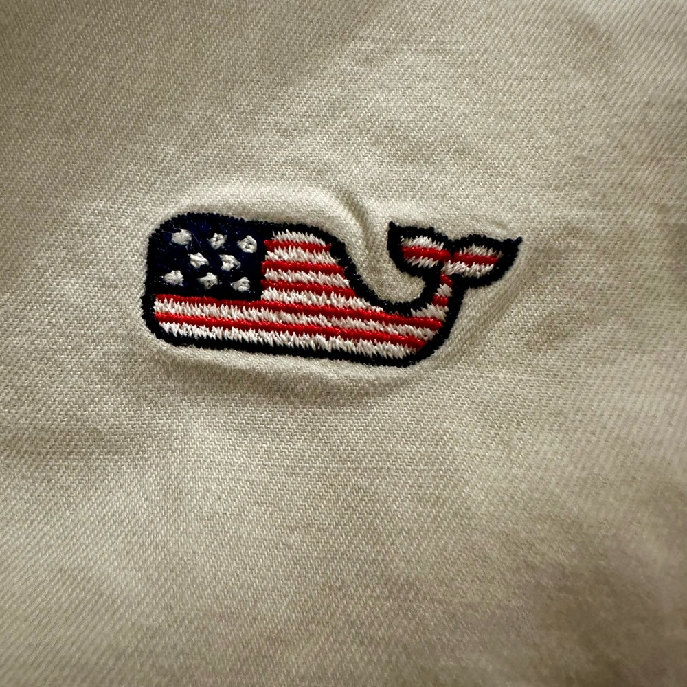 Vineyard Vines Embroidered Whale Mens Shorts Khaki 33